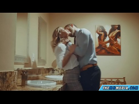 ❤️ Když vás na veřejných záchodcích svádí prsatá blondýna. ❤️ Kvalitní porno u cs.tubesexer-com.ru ❌